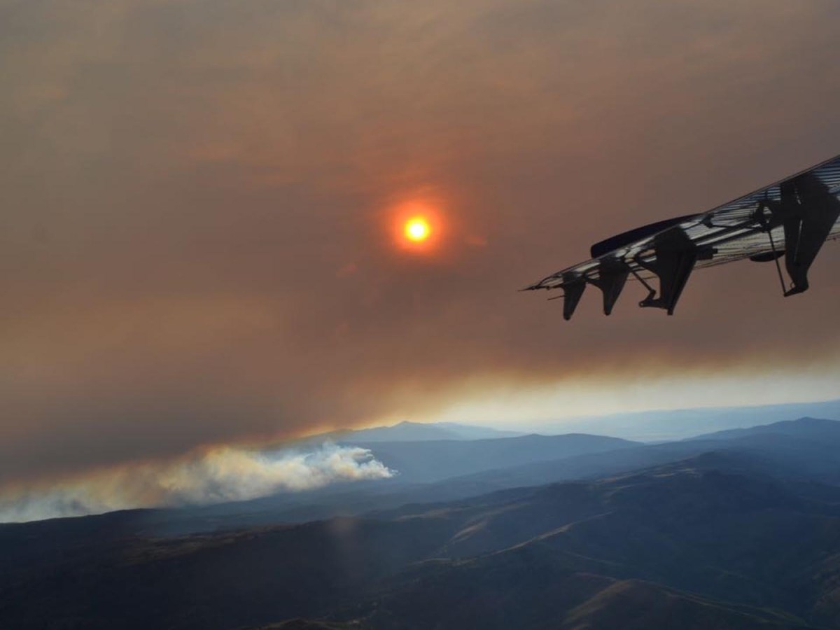 Fanning the flames: Wildfires emit potent climate-warming organic particles